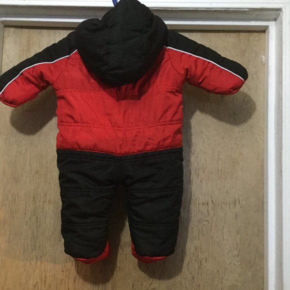 U.S. Polo Assn. one piece snowsuit size 6/9 months excellent used condition - Picture 4 of 7